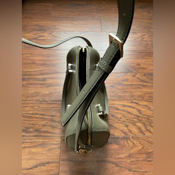 Kate Spade Purse - Picture 4 of 9